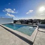Luxury Apartment Top Location!