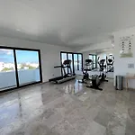 Luxury Apartment Top Location!
