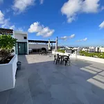 Luxury Apartment Top Location!